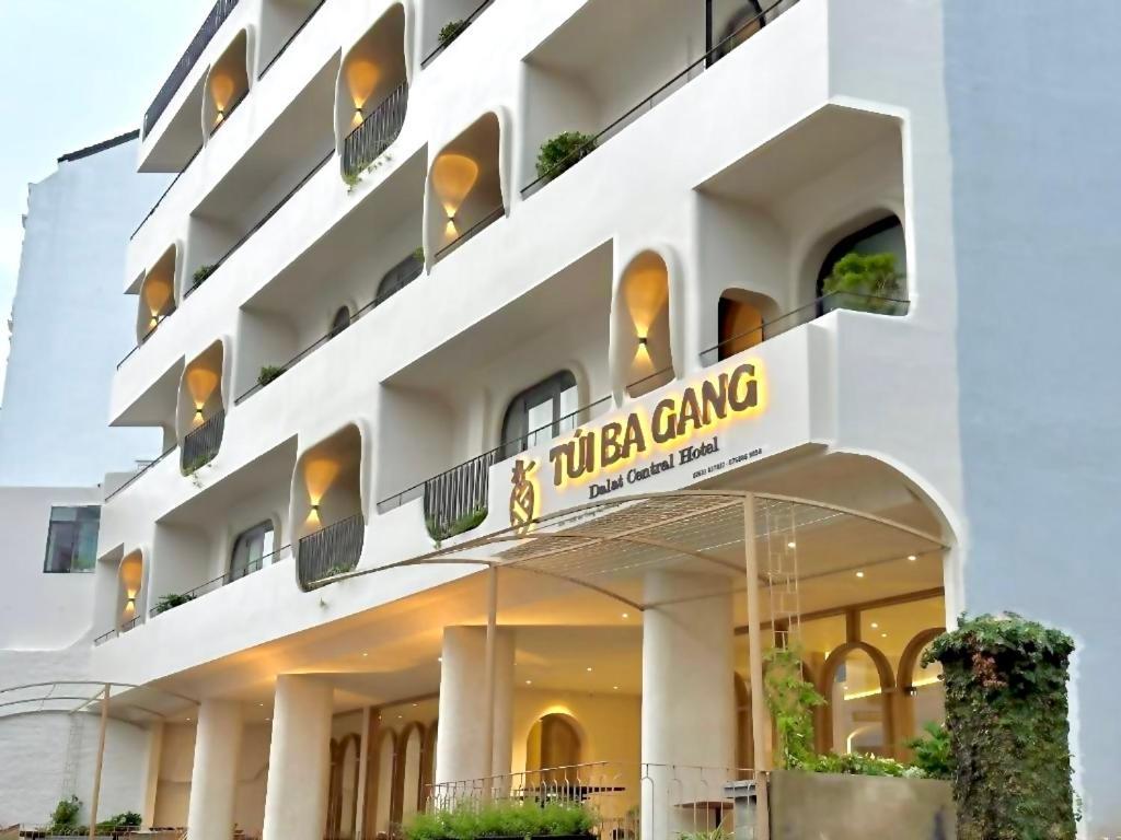 Tui Ba Gang Central Hotel Dalat Luaran gambar